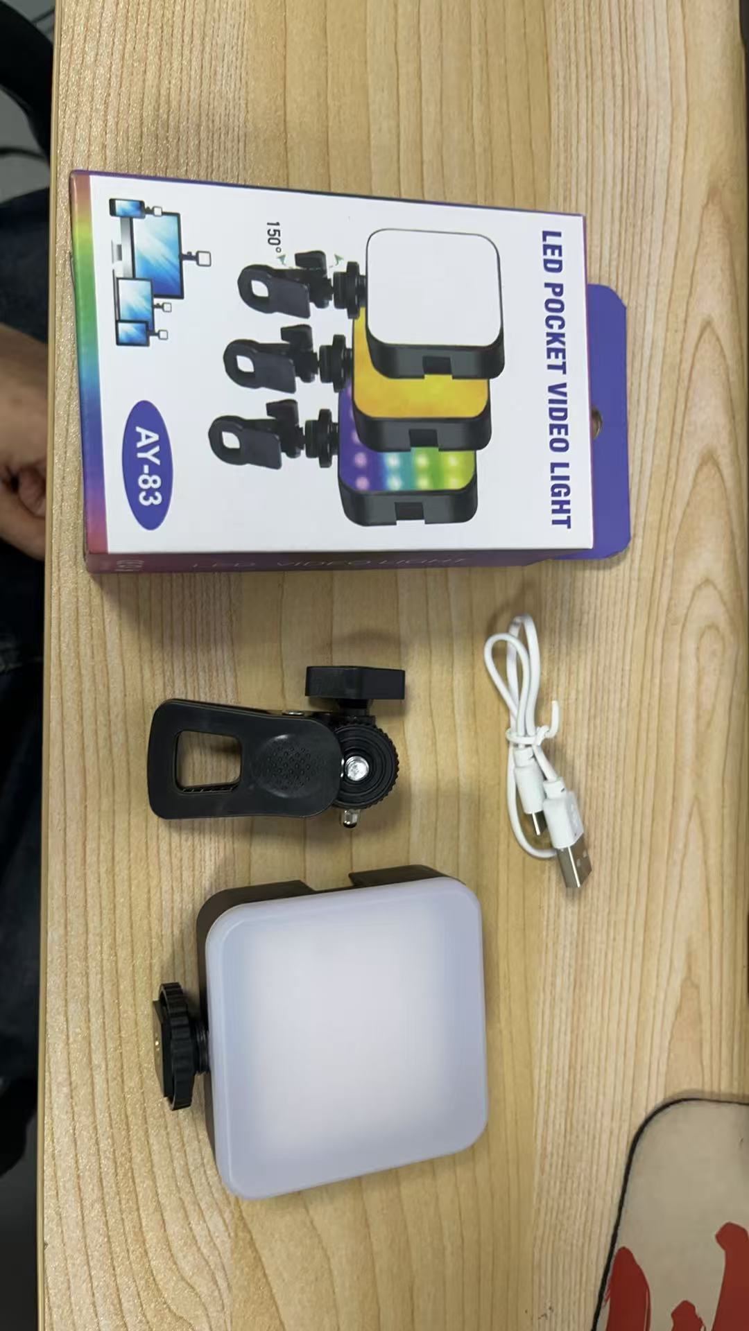 Lampa kieszonkowa RGB do fotog – Outdoor Lighting In Photography recenzja i cena